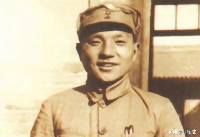 来看望压低声音说：提防那俩戴眼镜的龙八国际娱乐网站73年复出萧劲光前(图14)
